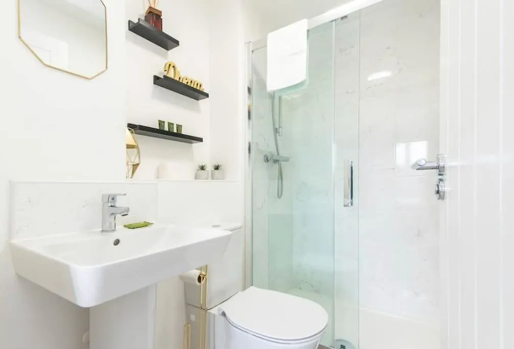Charming 2 Bed Home In Edwalton Nottingham United Kingdom