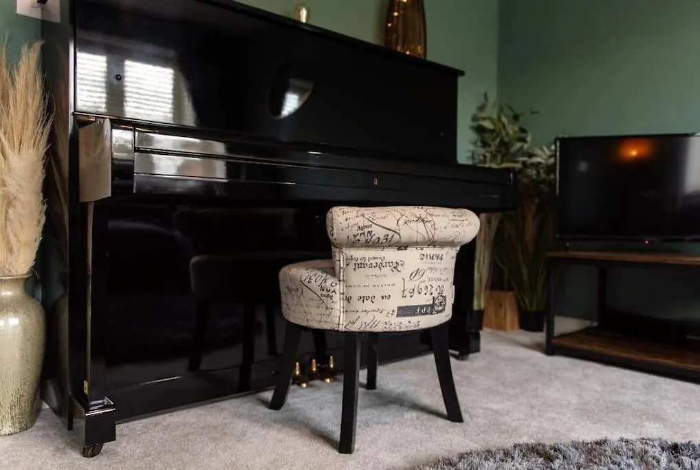 נוטינגהאם Charming 2 Bed Home In Edwalton 0*,